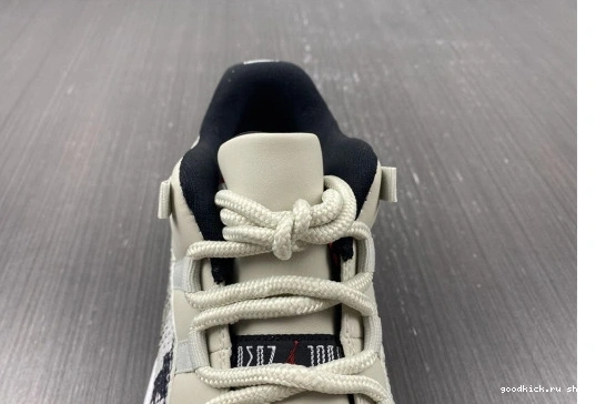 CD6847-002 Bone Snake 11 Jordan Low Light Retro CD6847-002 0424